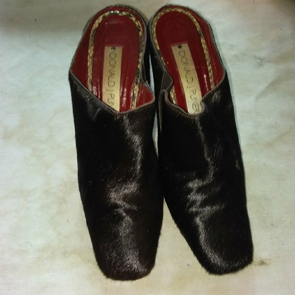 Donald Pliner brn calf with snake  heel.
